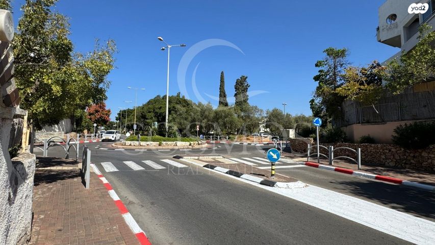 דירת גן, הגליל, דובדבן הכפר, כפר סבא