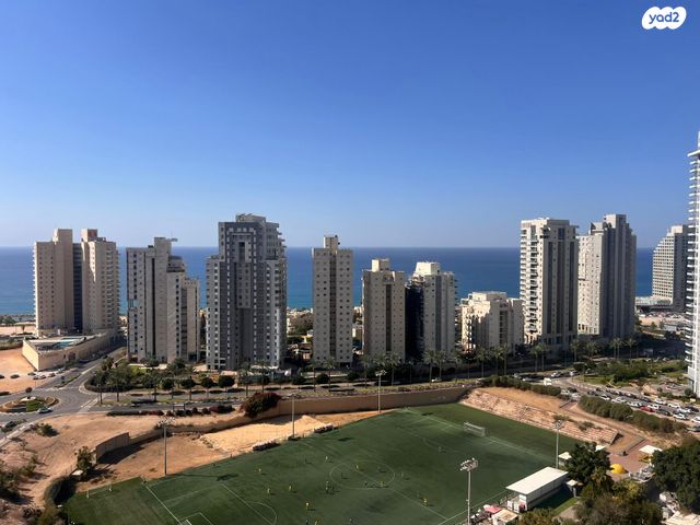 אמנון ליפקין שחק 