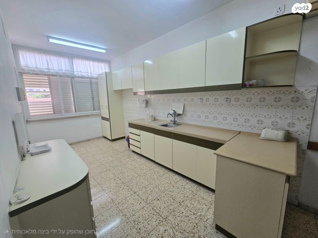 דירה, ז'בוטינסקי 4, מרכז העיר, חדרה