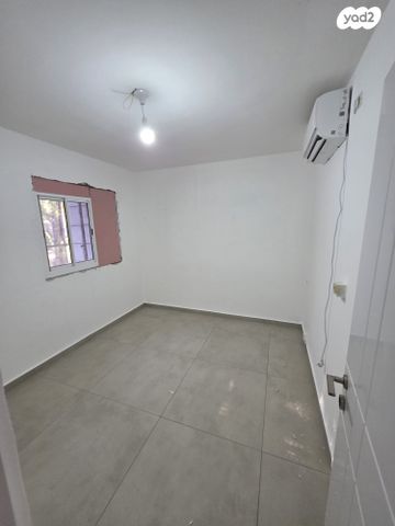 דירה, הנביאים 73, הנביאים, בת ים