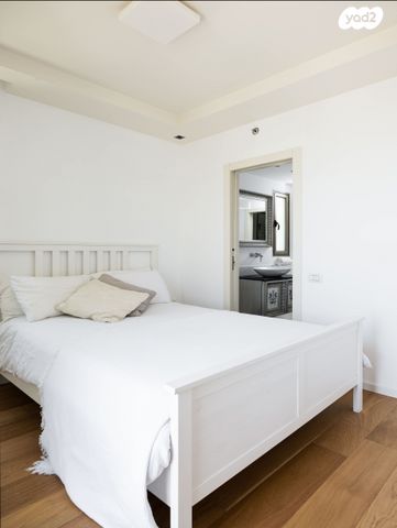 סאבלט, הרצליה