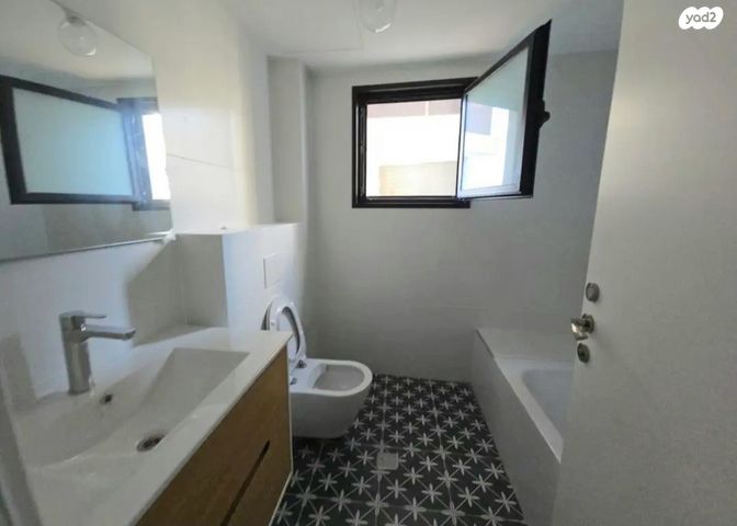 דירה, אסף, חרוזים, רמת גן