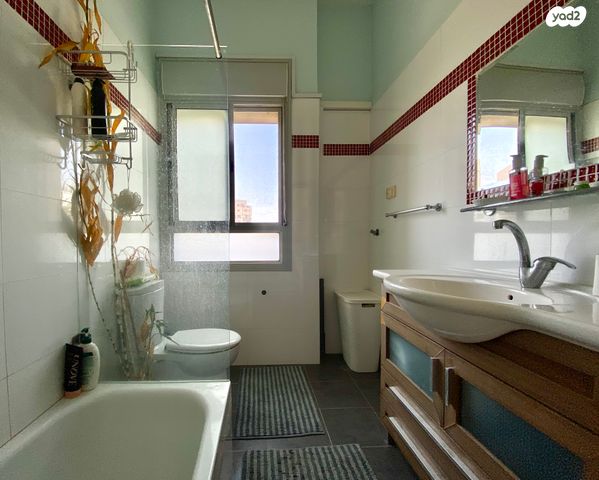 דו משפחתי, צאלון, קרית השרון, נתניה