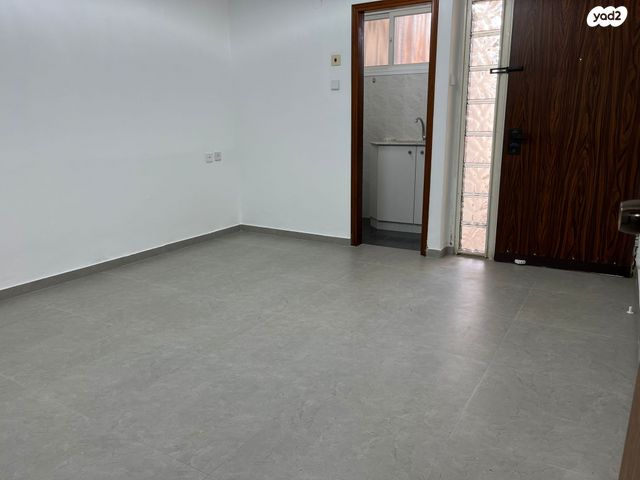 יחידת דיור, אבן גבירול, רחובות