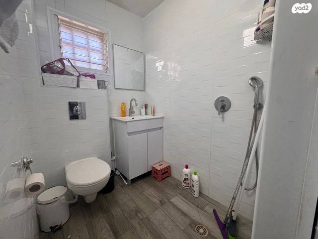 דירה, הרב אברהם הלל, משכנות, רמלה