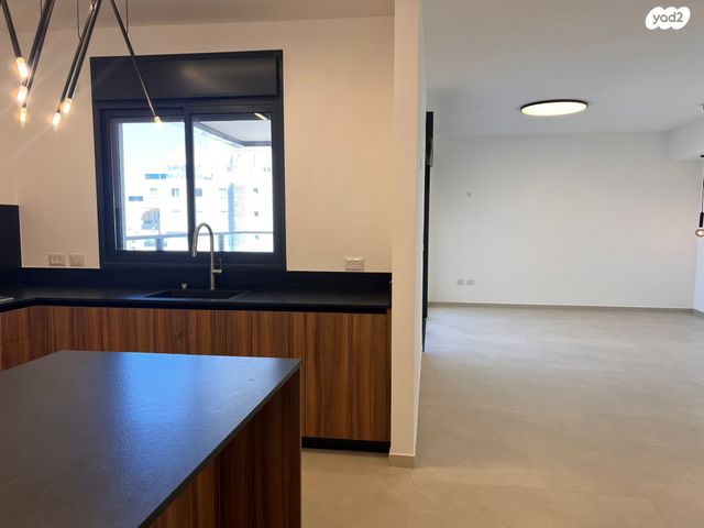 דירה, אייזיק רמבה 7, נוף הטיילת, נתניה