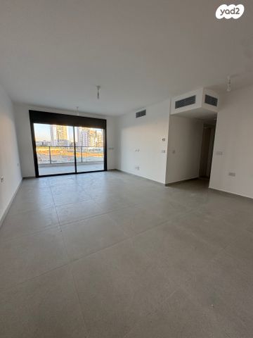 דירה, כרמי הנדיב, אחוזת רוטנר, קרית מלאכי