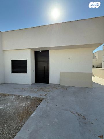 בית פרטי/ קוטג', רחוב