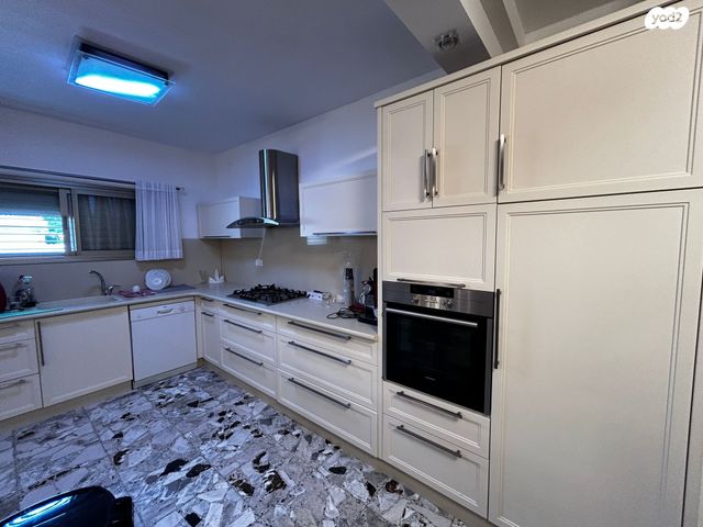 בית פרטי/ קוטג', אדולף שטנד, נתניה