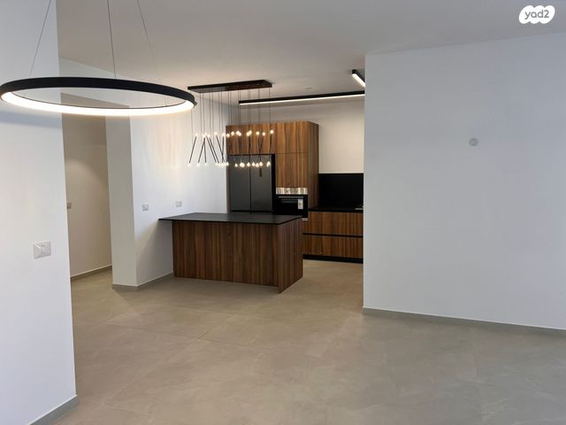 דירה, אייזיק רמבה 7, נוף הטיילת, נתניה