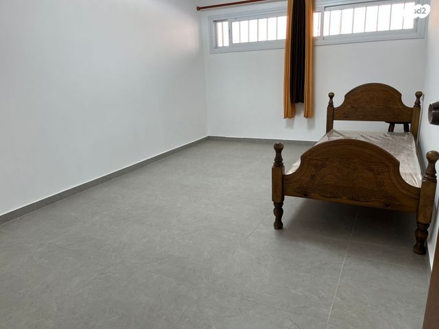 יחידת דיור, אבן גבירול, רחובות