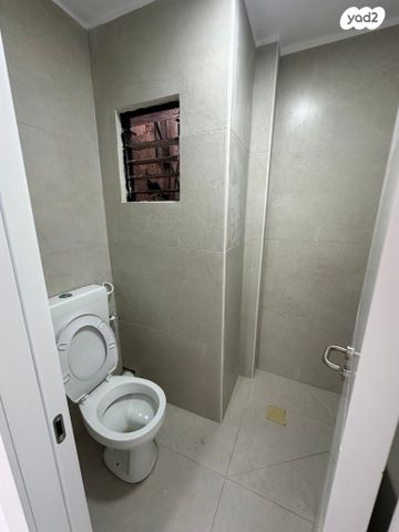 דירה, הגליל 23, המיסדים, כרמיאל