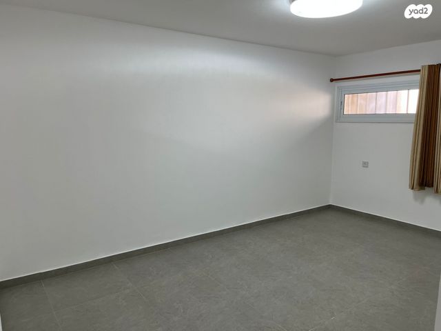 יחידת דיור, אבן גבירול, רחובות