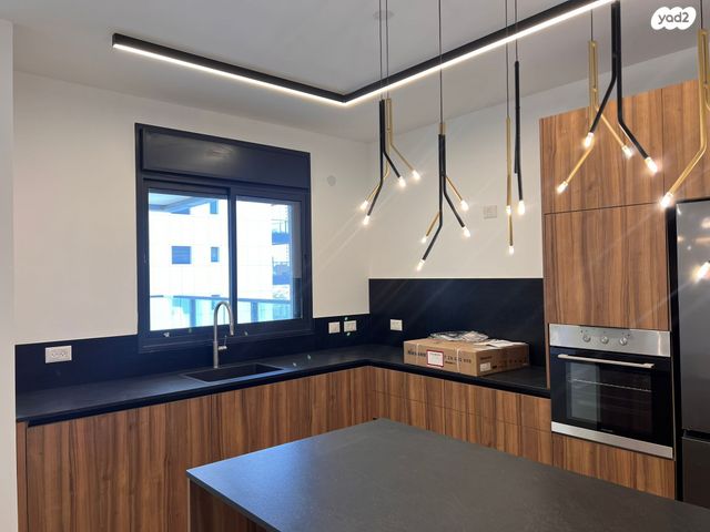 דירה, אייזיק רמבה 7, נוף הטיילת, נתניה