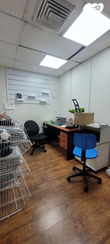 חנויות/ שטח מסחרי, הוד השרון