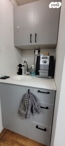 חנויות/ שטח מסחרי, הוד השרון