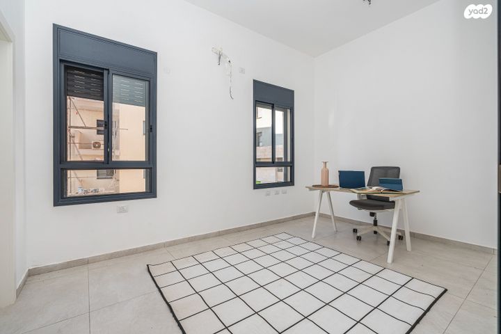 משרדים, פרדס חנה כרכור