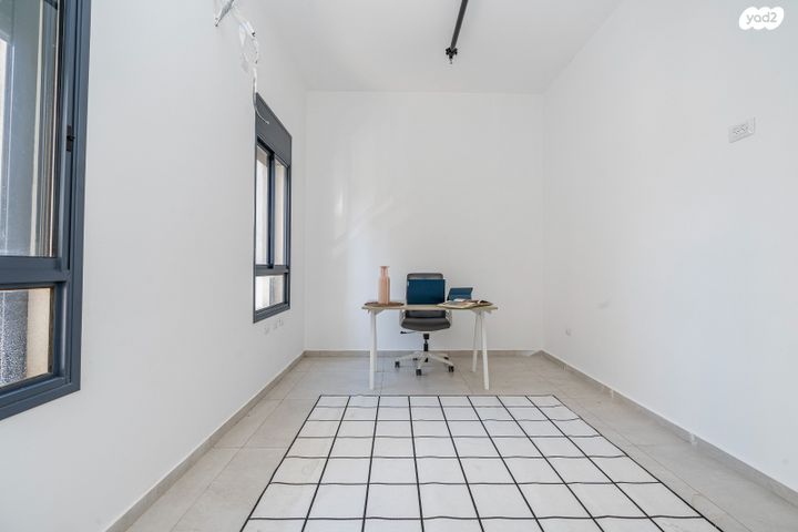 משרדים, פרדס חנה כרכור