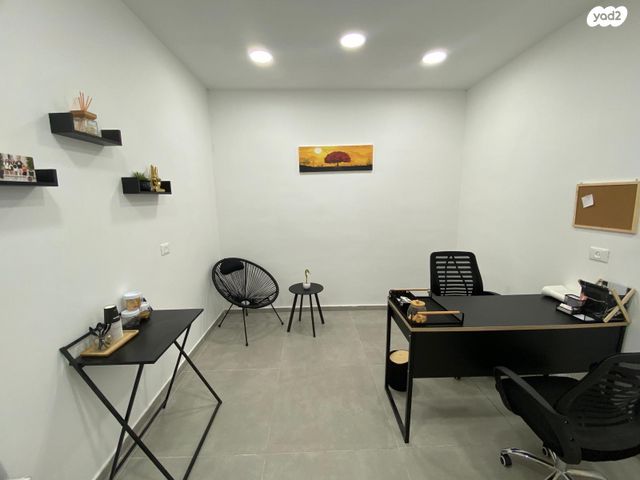 אזור תעשיה א