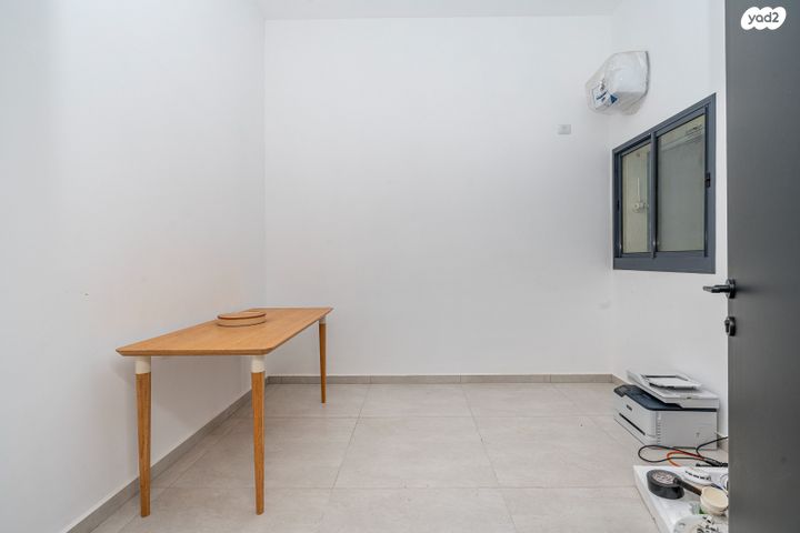 משרדים, פרדס חנה כרכור