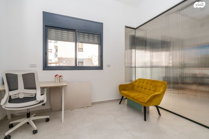 משרדים, פרדס חנה כרכור