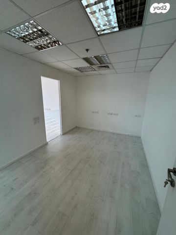 חנויות/ שטח מסחרי