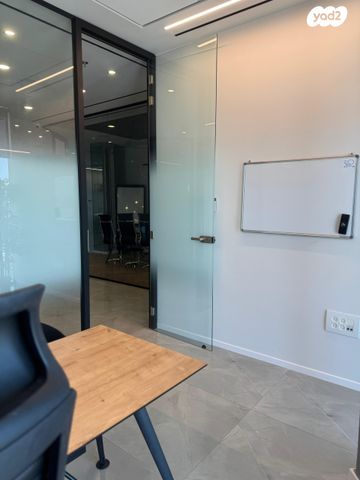 משרדים, הכישור, חולון