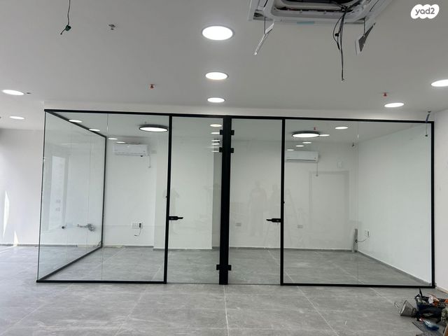 משרדים, יוסי בנאי, משכנות האומנים, קרית מוצקין