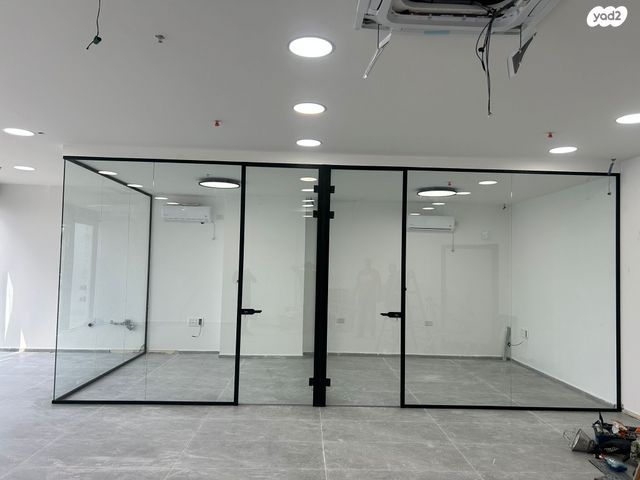 משרדים, משכנות האומנים, קרית מוצקין