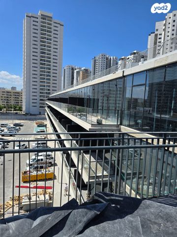 משרדים, משכנות האומנים, קרית מוצקין