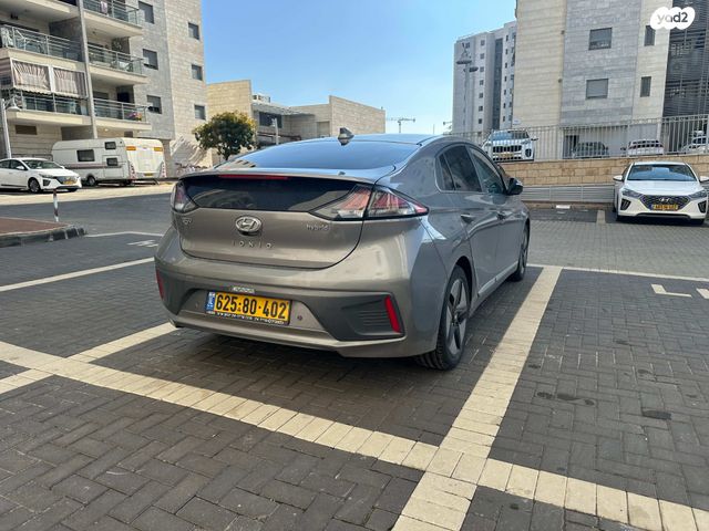 יונדאי איוניק