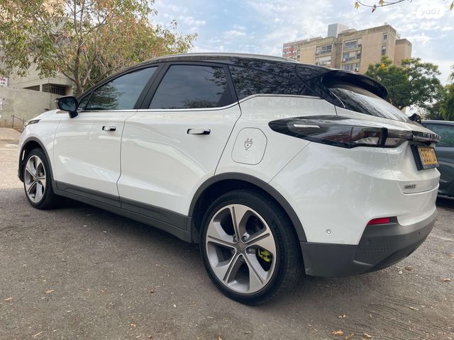 ג׳ילי Geometry C