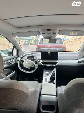 מודעת רכב ג׳ילי Geometry C