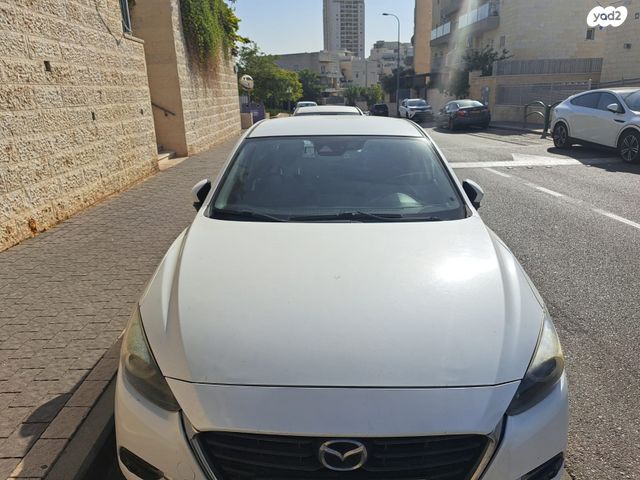 מאזדה 3