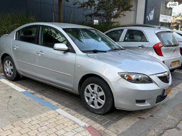 מודעת רכב מאזדה 3