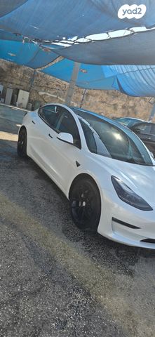 מודעת רכב טסלה מודל 3