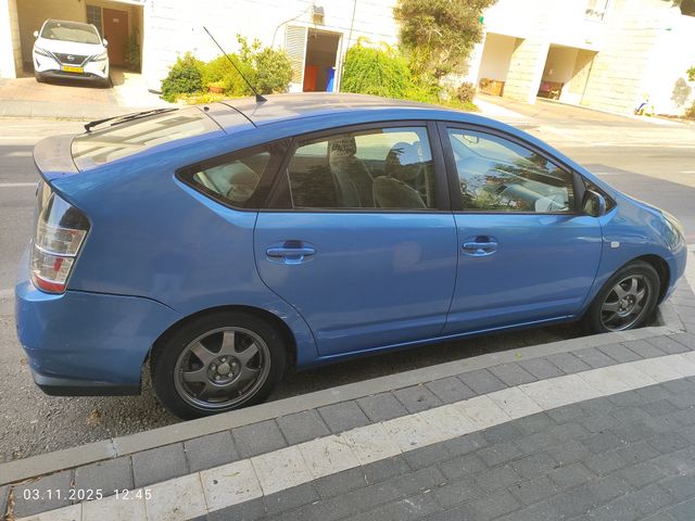 מודעת רכב טויוטה פריוס