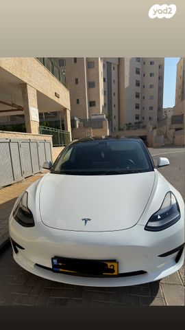 מודעת רכב טסלה מודל 3