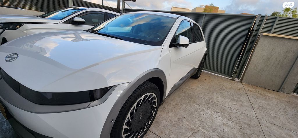 יונדאי איוניק 5