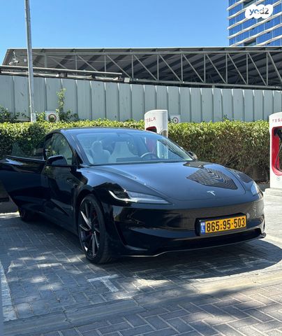 מודעת רכב טסלה מודל 3