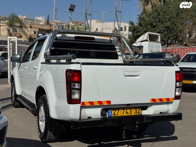 איסוזו די-מקס