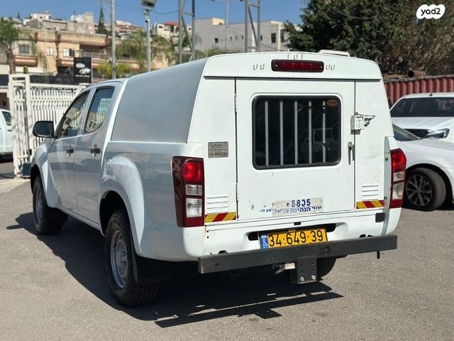 איסוזו די-מקס