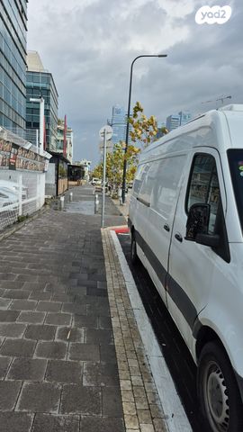 מודעת רכב מרצדס-בנץ ספרינטר