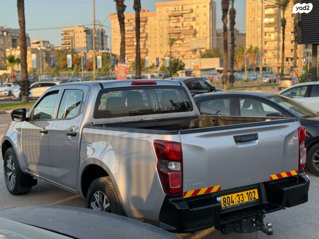 איסוזו די-מקס