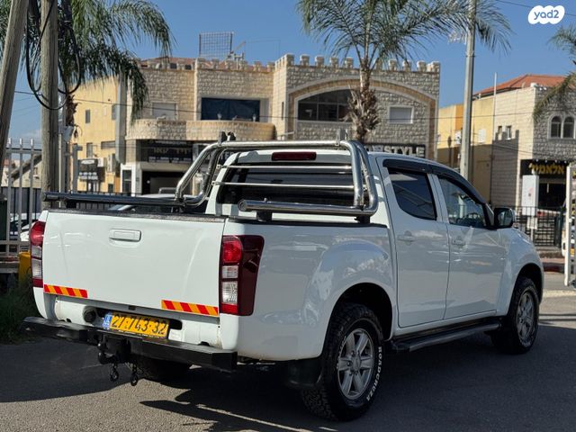 איסוזו די-מקס