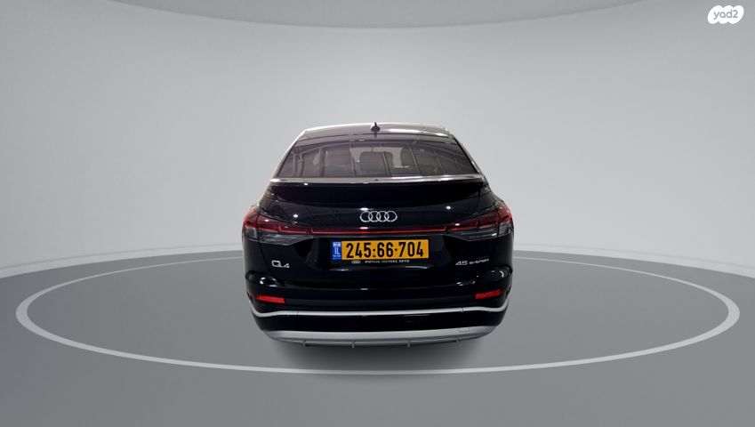 מודעת רכב אאודי Q4 e-tron