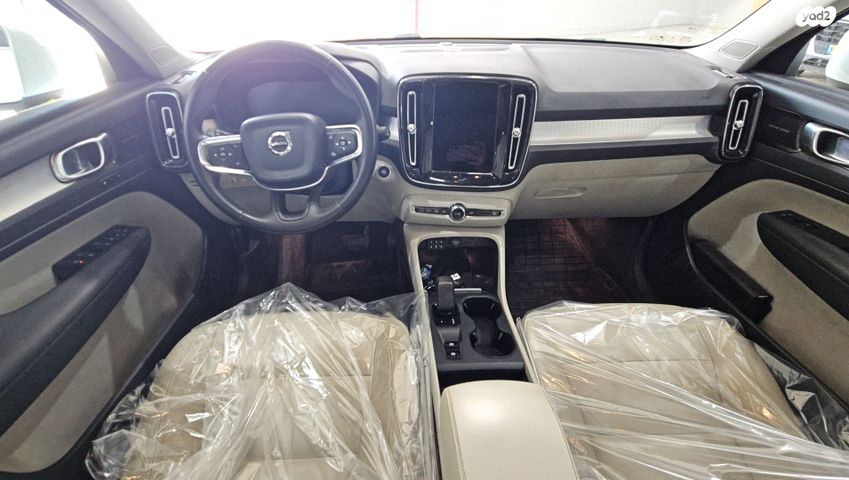 וולוו XC40