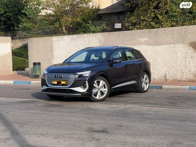 מודעת רכב אאודי Q4 e-tron