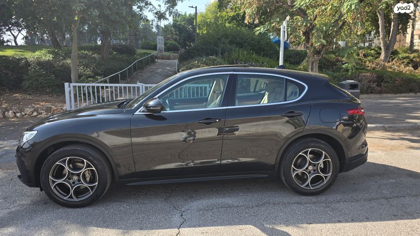 אלפא רומיאו סטלביו