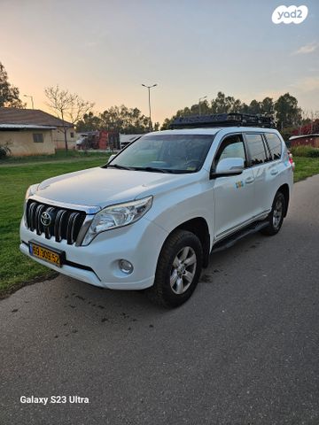 טויוטה לנד קרוזר